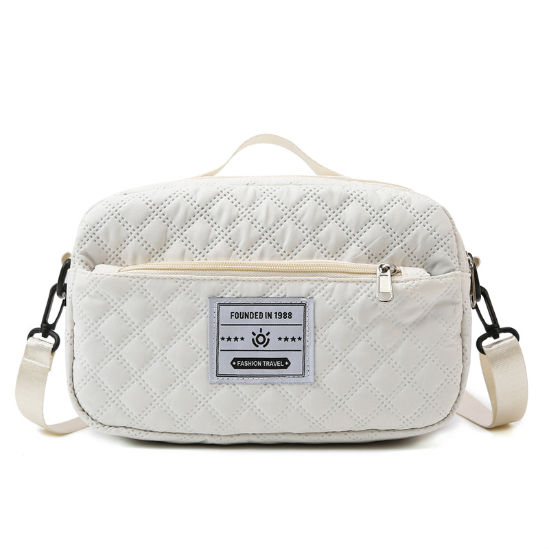 Korean version diamond-shaped embroidery thread 2024 new model storage bag, crossbody portable yoga and fitness bag, large-capacity travel single-shoulder bag Item Picture