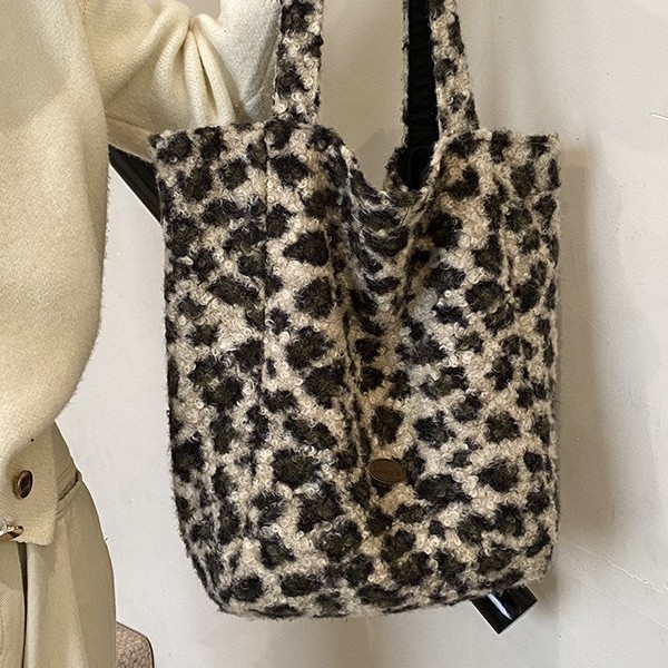 2024 Autumn/Winter retro new leopard print casual fur Korean ins style double-sided backpack large capacity single-shoulder tote bag Specification drawing