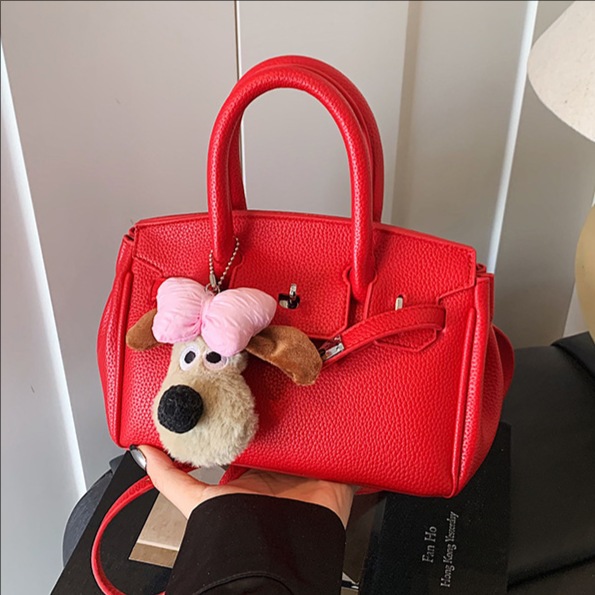 A new, trendy and stylish single-shoulder crossbody bag for women in 2025, featuring a Korean-style high-end feel full figure