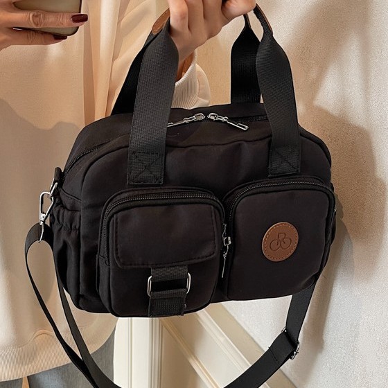 New autumn and winter collection for 2024: Fashionable, versatile, casual and simple nylon fabric hand-held multi-pocket workwear-style single-shoulder crossbody bag Specification drawing