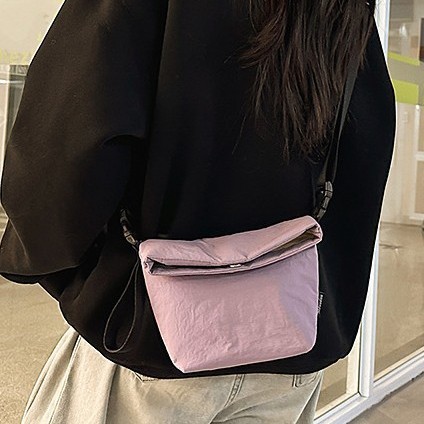 A new summer collection of simple, fashionable and multi-functional crossbody bags for both men and women, casual and lightweight single-shoulder bags, and small outdoor bags Specification drawing