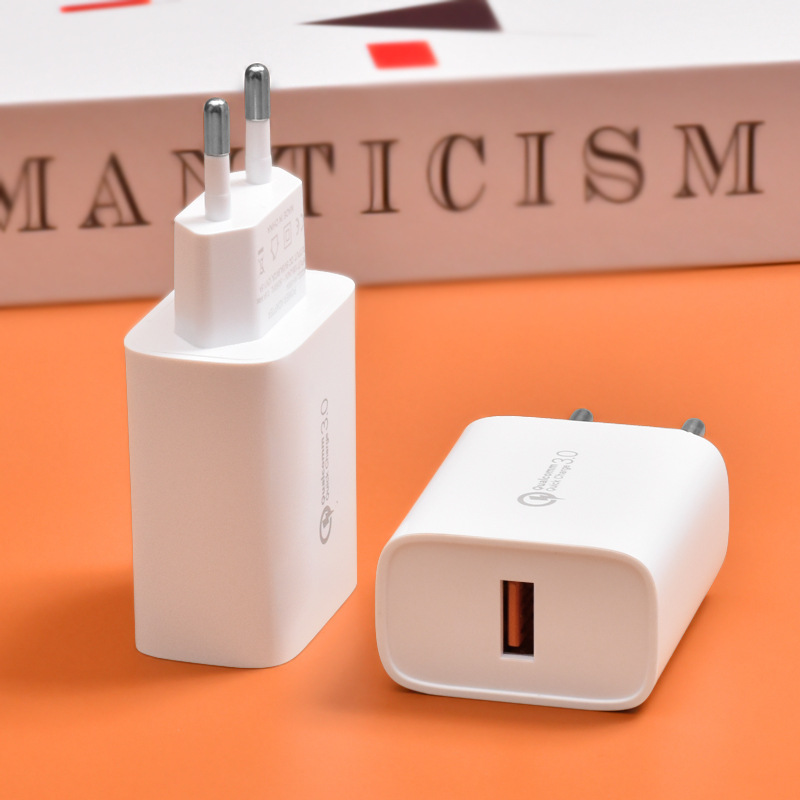 The QC3.0 mobile phone charger, a European standard fast charging head, is compatible with Android, OPPO, Huawei and VIVO single usb charging heads Specification drawing