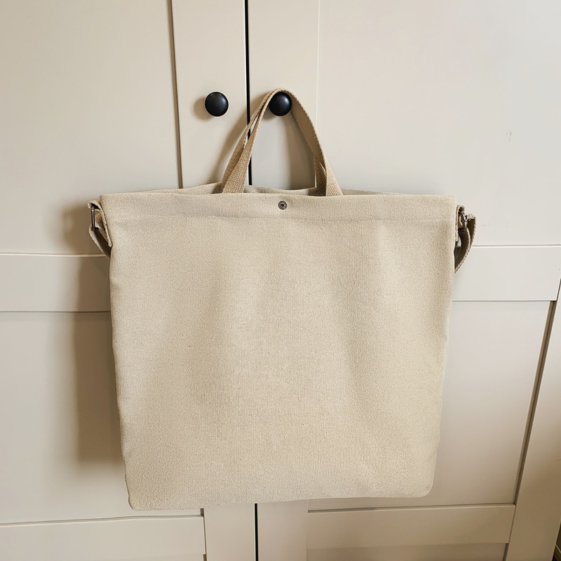 Crossbody bag for men, Japanese artistic style, college student cloth bag, casual handbag, large capacity, laid-back style, single-shoulder bag for women Application Scenario