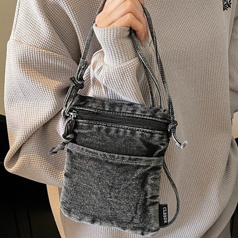 2025 New women's single-shoulder bag, mini denim small backpack, ins mobile phone case, trendy Hong Kong-style crossbody bag for women full figure