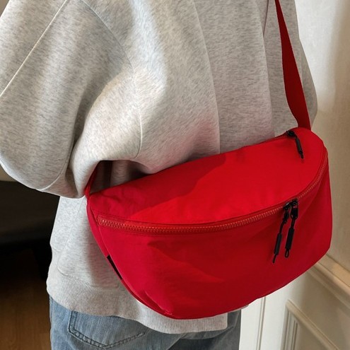 New cross-border women's chest bag for 2024 autumn/winter, single-shoulder crossbody bag, nylon street fashion storage bag, dumpling bag Application Scenario