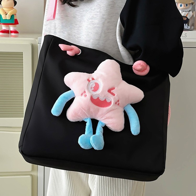 New cartoon large-capacity tote bag for girls, plush cute handbag, single-shoulder bag, student bag, versatile bag for autumn and winter full figure