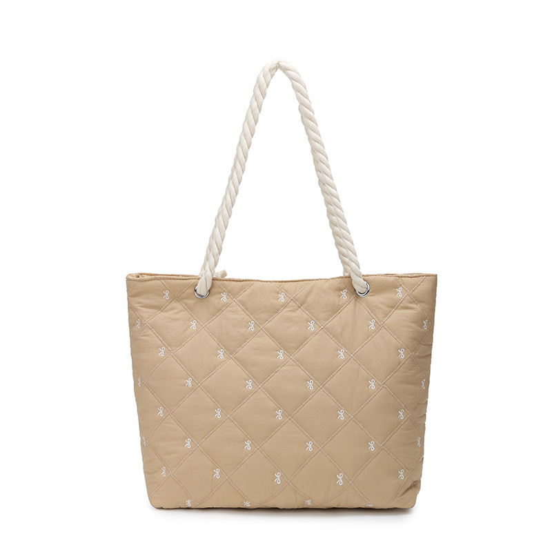 Korean-style cotton-padded clothes and bags for the autumn and winter of 2024, trendy and fashionable diamond-patterned embroidered single-shoulder bag, fresh and cute tote bag, embroidered bag Item Picture