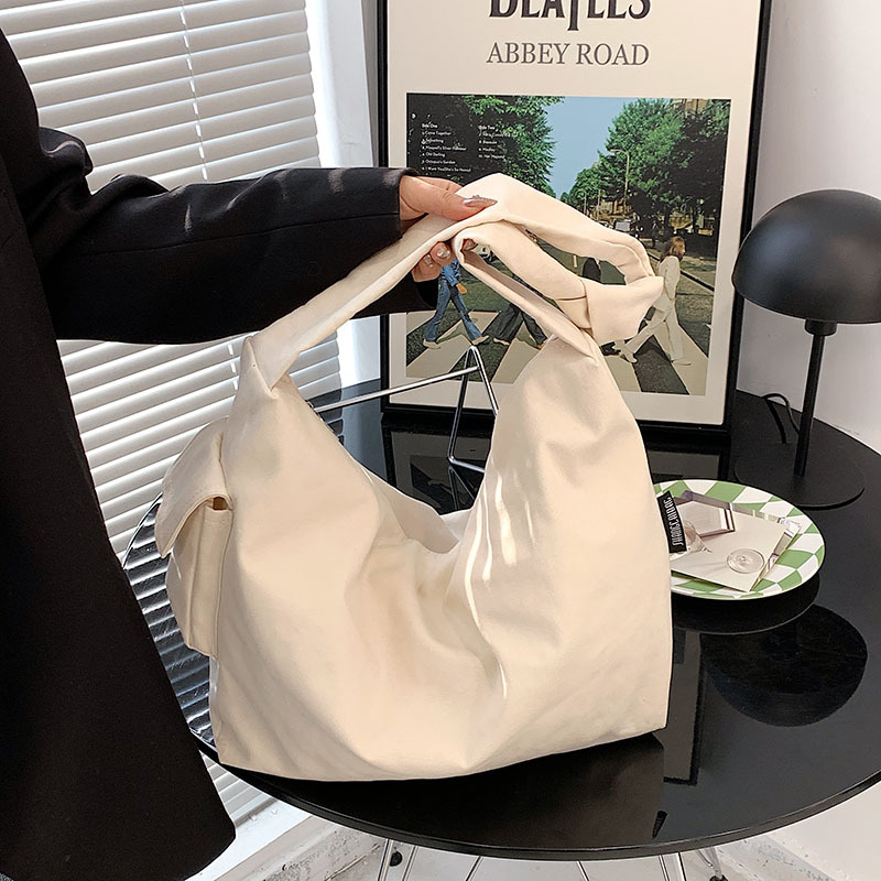 The 2022 new Japanese-style dumpling bag, fashionable and simple single-shoulder bag, artistic nylon fabric crossbody tote bag for women Specification drawing