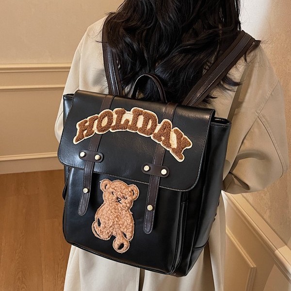 Cute little bear large-capacity backpack, student cartoon backpack, versatile for autumn and winter, college style backpack, design sense bag Application Scenario