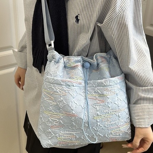 Spring/Summer 2025 niche trendy Nylon fabric colorful thread bag, casual Japanese style, versatile, large-capacity single-shoulder crossbody dumpling bag full figure