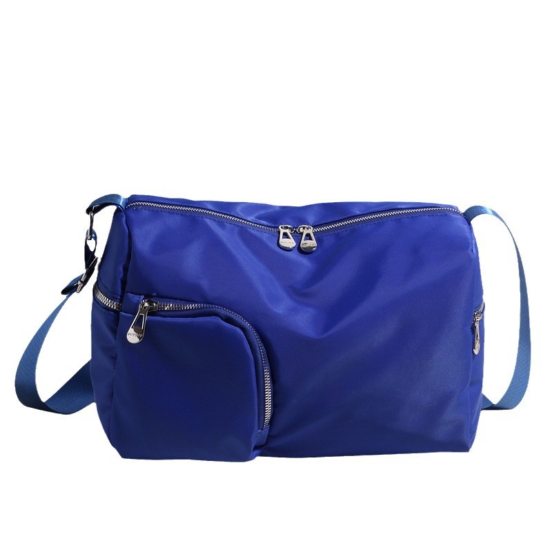 This single-shoulder bag features a durable and casual design, a waterproof shoulder bag, a short-distance internet-famous portable Korean-style casual and trendy tote bag Item Picture