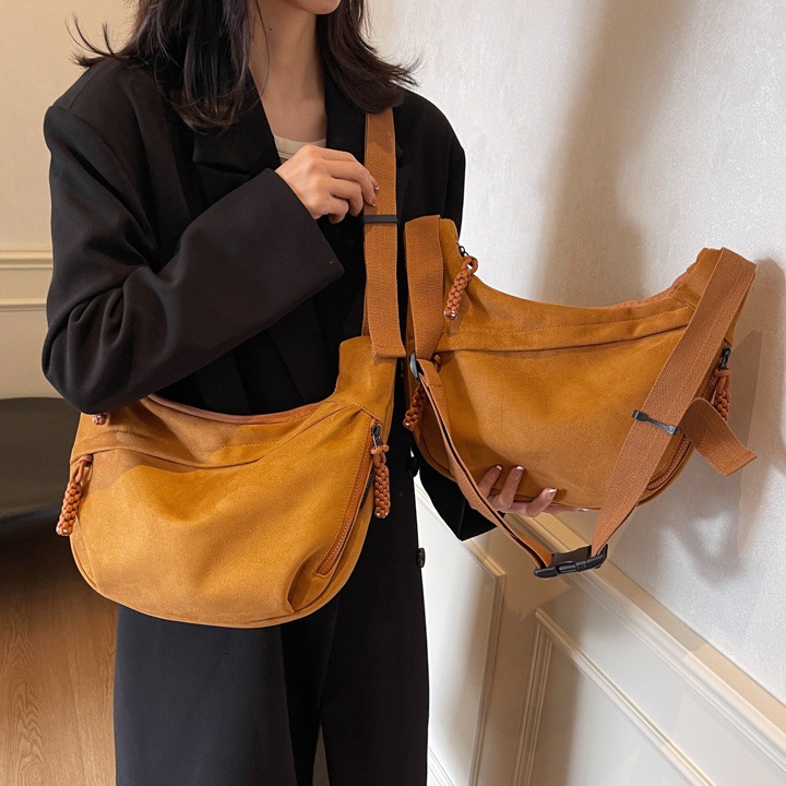 Autumn and winter retro texture dumpling bag crossbody bag for women with a high-end feel, large-capacity 2024 new casual and versatile single-shoulder bag full figure