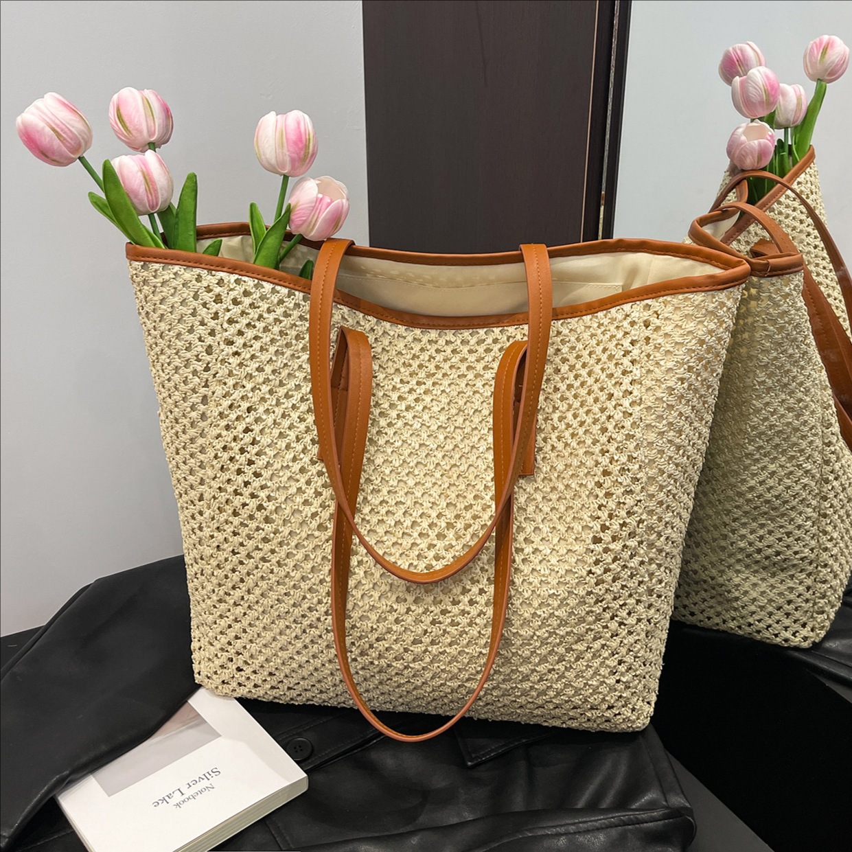 Korean large-capacity tote bag 2025 summer new niche woven bag, stylish single-shoulder bag, vacation fashion underarm bag full figure