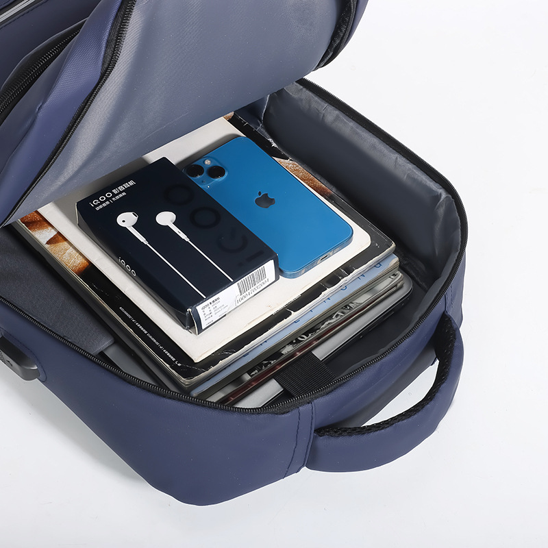 Casual solid-color business trip large-capacity backpack, new men's laptop bag, college student schoolbag Application Scenario