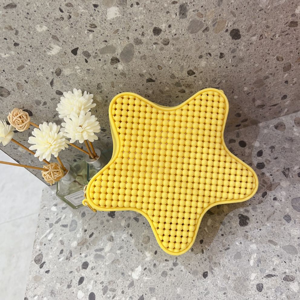 2025 New Star Bag, cute children's bag, cartoon pearl bag, fashionable chain bag, and Girls' hollowed-out single-shoulder bag Item Picture