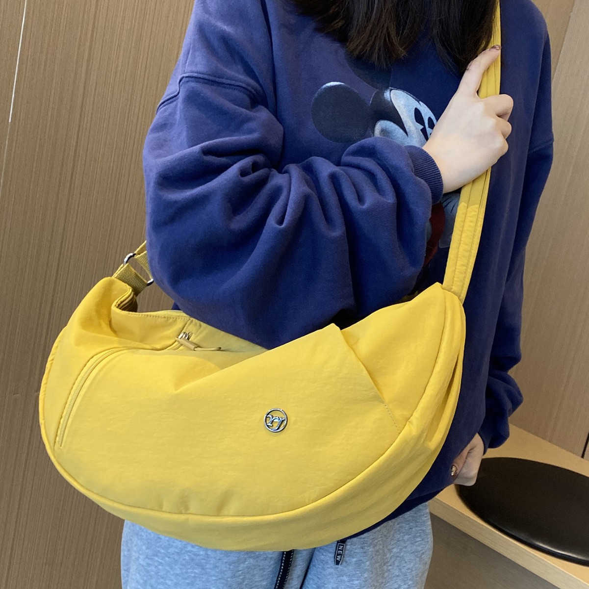 Solid color single-shoulder women's bag, new urban simple nylon bag, casual crossbody bag, women's dumpling bag for autumn 2024 Specification drawing