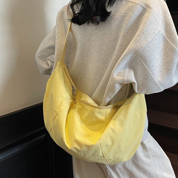 Lazy style crescent moon crossbody bag for women, 2024 new fashion single-shoulder bag, large capacity for commuting and school, underarm dumpling bag full figure