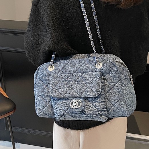 Boston Bag, new retro denim bag, Chanel-style diamond-shaped chain tote large bag, women's large capacity bag, underarm Application Scenario