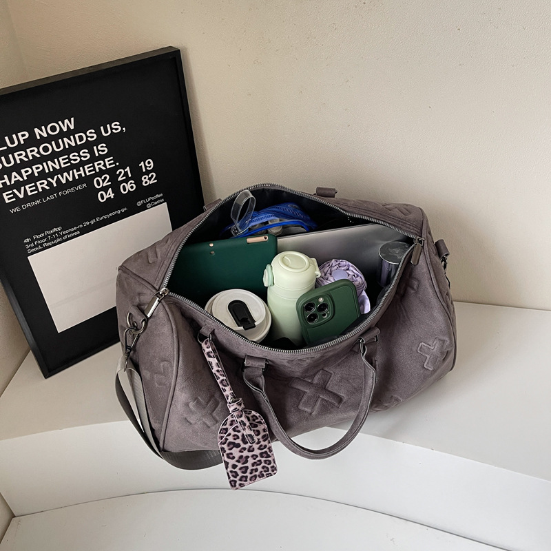 New large-capacity pu soft leather embossed fashionable hand-held luggage bag, Korean-style sports and fitness bag, single-shoulder bag details Picture
