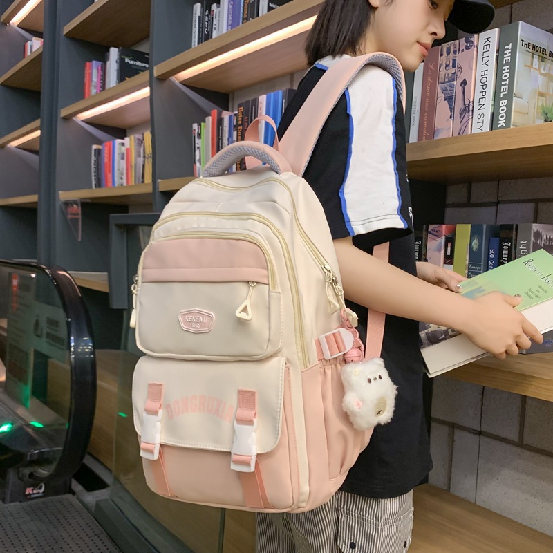 A large-capacity schoolbag with contrasting colors for junior and senior high school students, a casual schoolbag with letter prints, a campus backpack that can be worn with a pull handle, and a travel backpack details Picture