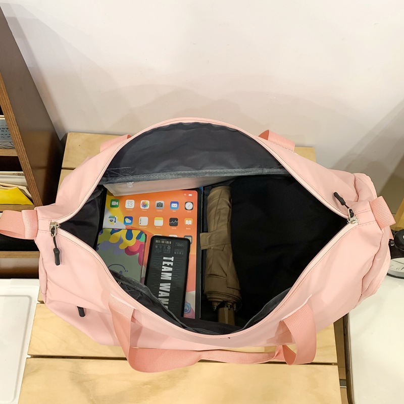 Trendy single-shoulder bags for couples, large-capacity dry and wet separation travel bags, sports and fitness, women's yoga crossbody bags Application Scenario