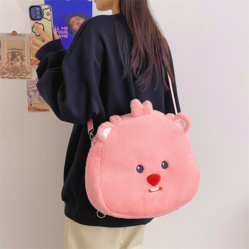 New plush little beaver backpack, cartoon and cute, single-shoulder crossbody bag, girls' makeup handbag manufacturer wholesale details Picture