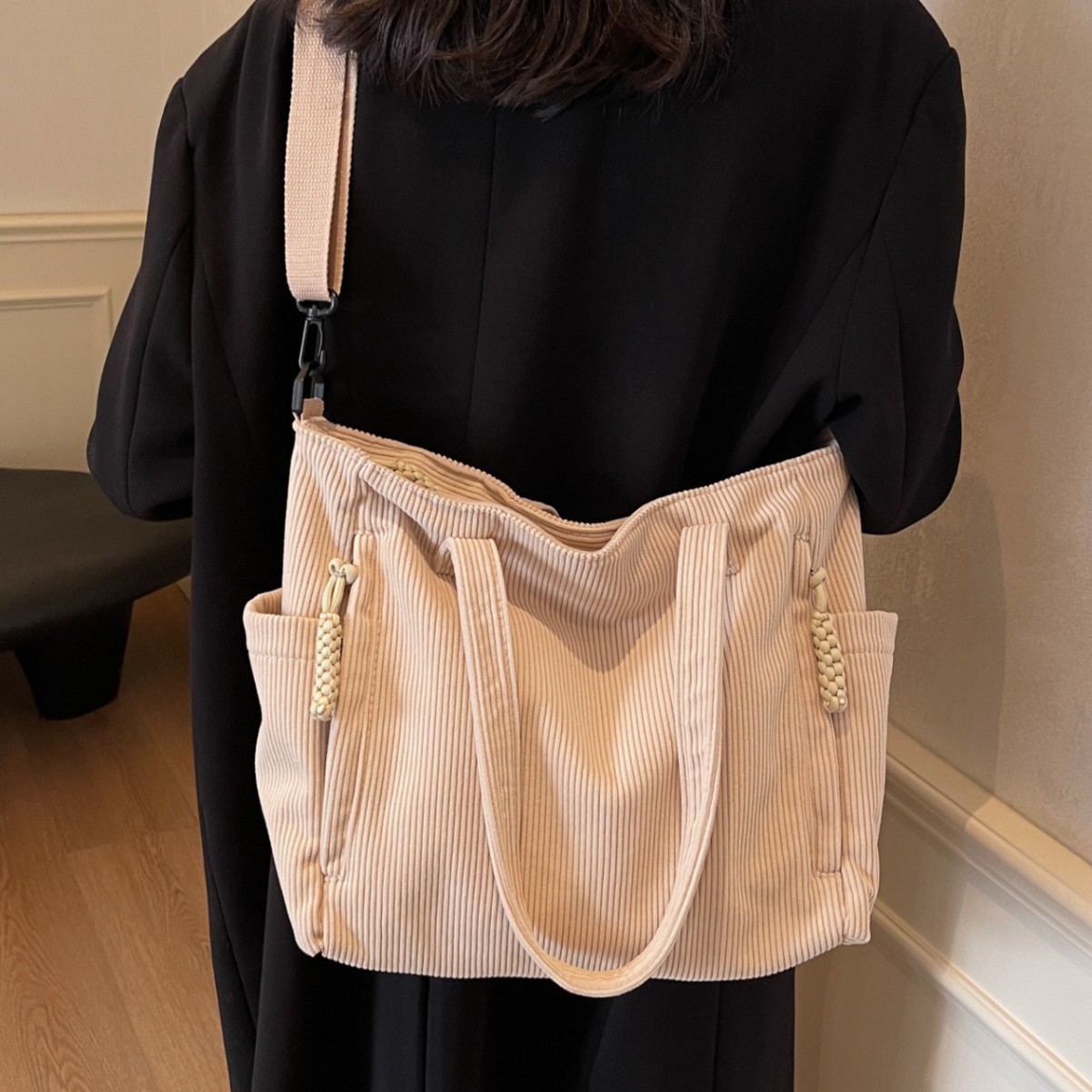 Japanese tote bag for women 2024 New style, fashionable, artistic and versatile student class bag, simple class bag, casual backpack Application Scenario