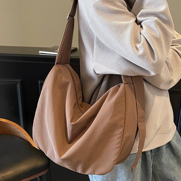 Portable, casual, large-capacity bag for women, new summer 2025 Korean style, fashionable and versatile travel bag, commuting single-shoulder bag Specification drawing