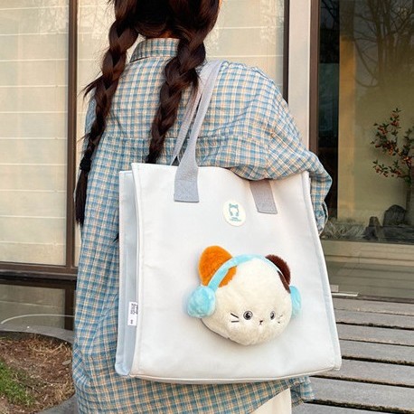 This is a cute, cartoonish, plush, simple and versatile handbag with a light and casual vibe. It's a treasure of a new single-shoulder style Specification drawing