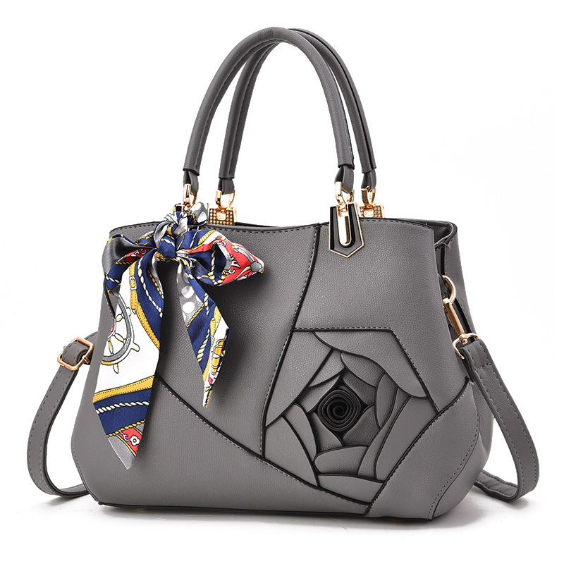 Cross-border foreign trade women's bag 2022 New style Trendy middle-aged mom, elegant, simple and fashionable single-shoulder crossbody handbag Application Scenario