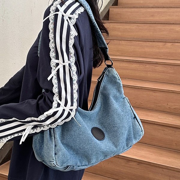 Korean large-capacity casual bag, solid color, gentle texture, single-shoulder bag, new Spring/Summer 2025 versatile tote bag for women details Picture