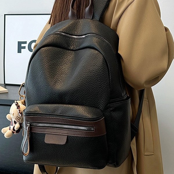 New autumn and winter backpack for women's casual travel, 2024 new large-capacity, laid-back style versatile backpack full figure