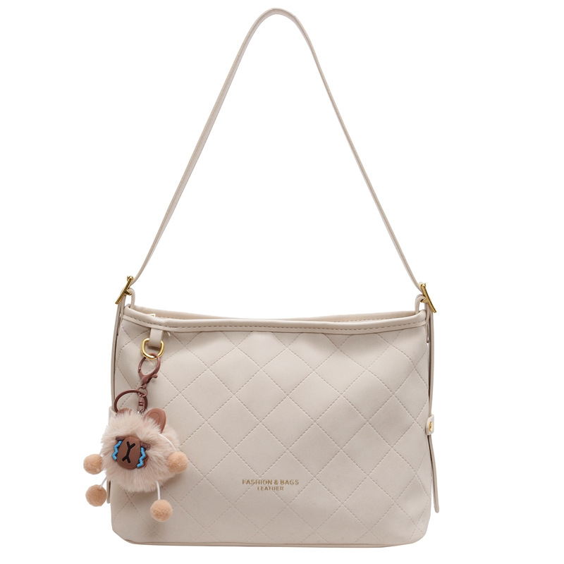 A simple and large-capacity women's 2024 new single-shoulder underarm bag, a fashionable diamond-shaped commuting style crossbody bucket bag Item Picture