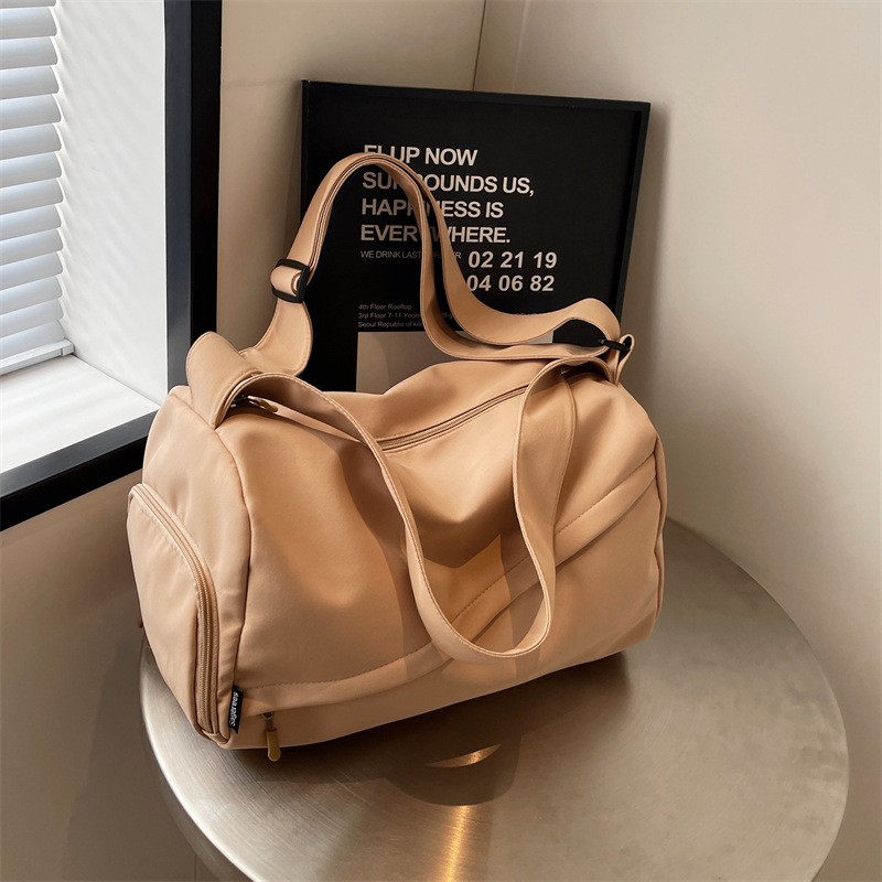 Outdoor large-capacity travel canvas bag 2024 new lightweight, casual and fitness bag, fashionable and versatile boarding storage bag full figure