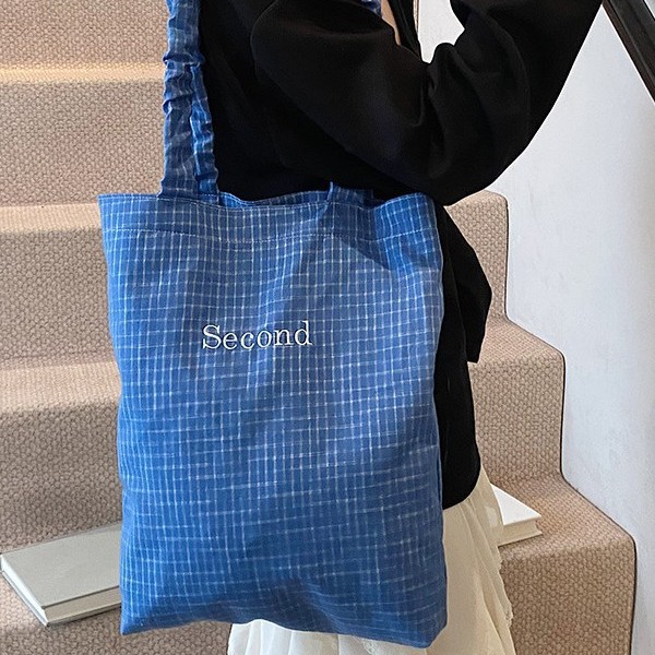 Korean checkered pattern spring and summer design simple embroidered letter stripe fabric bag for women, ins pleated versatile shoulder bag full figure