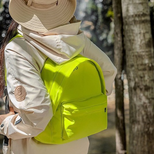A fashionable, lightweight and versatile backpack for both men and women, an Instagram travel mini backpack and an outdoor bag Application Scenario