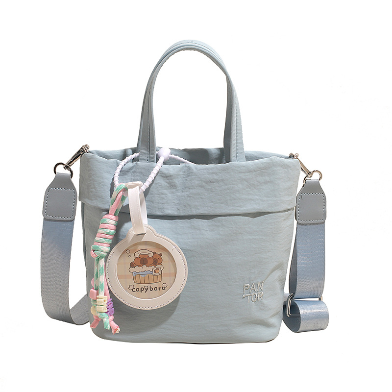 Solid-color lightweight Korean-style ins Tote bag, a casual, simple and lightweight handbag for women, a single-shoulder crossbody bag for young women Item Picture