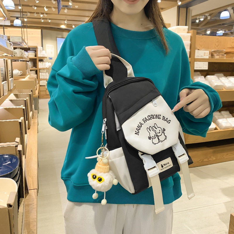 New color-blocking casual crossbody bag for women, large-capacity crossbody cycling backpack, couple tablet chest crossbody bag details Picture