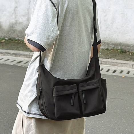 Dumpling Bag for both men and women, simple and sporty style, waterproof nylon fabric, large-capacity casual single-shoulder tote bag Specification drawing