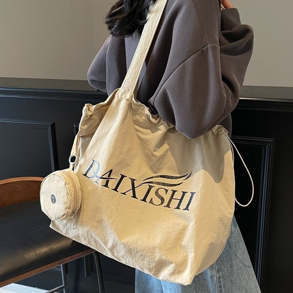 Canvas bag, portable for daily use, ins artistic large-capacity single-shoulder bag, fashionable Japanese style, versatile bag for class commuting and students full figure
