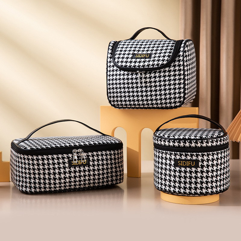 Thousand Bird Grid Makeup and toiletry Bag, Travel Hook Toiletry Bag, Underwear Storage Bag, hand-held Super large capacity Three-piece set Application Scenario