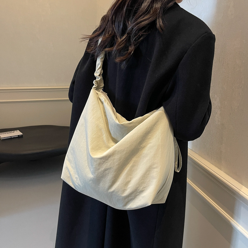 Retro workwear nylon Korean-style large-capacity casual single-shoulder crossbody bag with a laid-back style, unisex bag details Picture