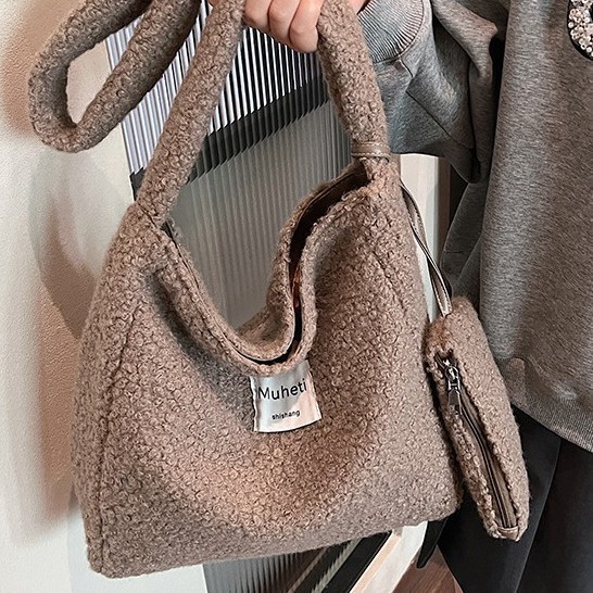 Winter Instagram trendy woolen and plush tote bag for women 2024 New style, fashionable and casual, large-capacity single-shoulder crossbody women's bag Specification drawing