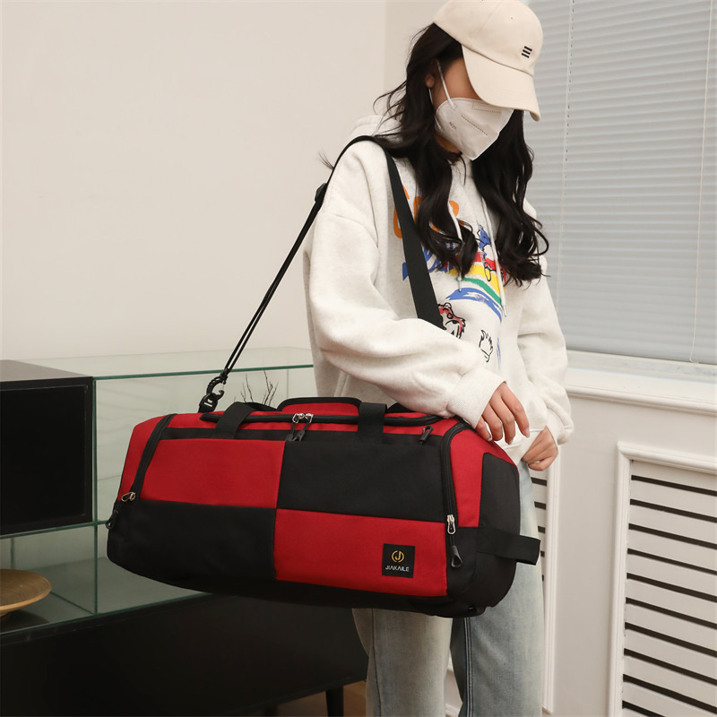Large-capacity dry-wet separation sports backpack, men's durable fitness travel bag, women's luggage bag, boarding and maternity bag Application Scenario