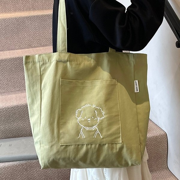 New casual canvas bag, large capacity, cute student embroidered outdoor handbag, lightweight and trendy single-shoulder bag Application Scenario