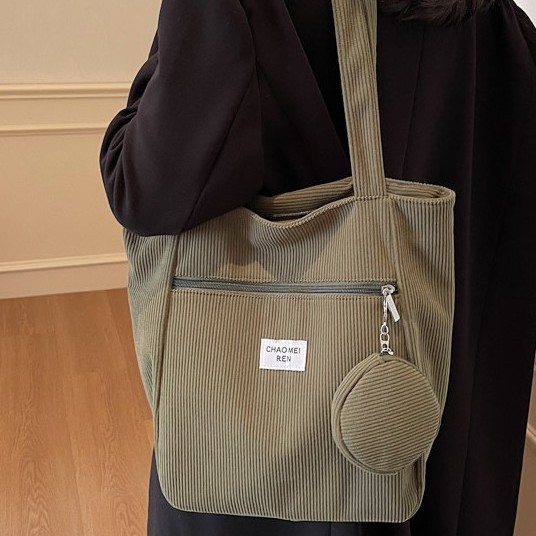 Casual large-capacity corduroy bag for women, 2024 new autumn and winter commuting single-shoulder bag, student class tote bag full figure