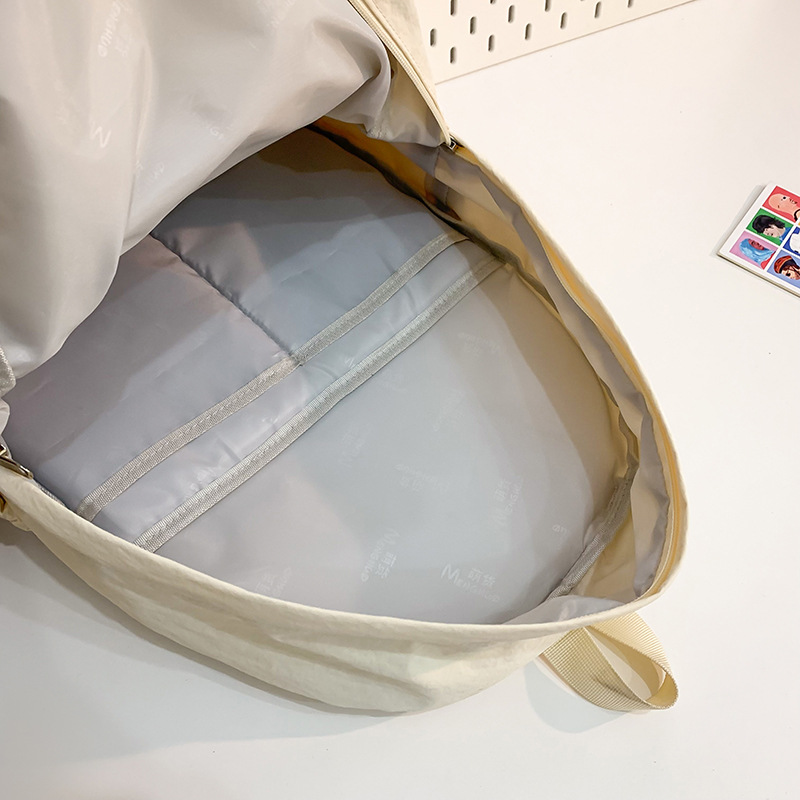 The new forest-style simple schoolbag, Japanese and Korean ins high appearance level, artistic campus style, versatile and lightweight backpack for college students Application Scenario