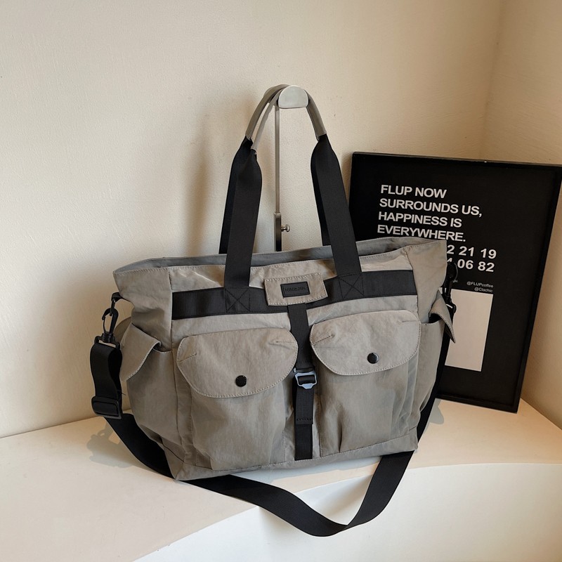 New multi-pocket yoga and fitness bag, large-capacity, simple and casual handbag, business trip crossbody bag, boarding storage bag full figure