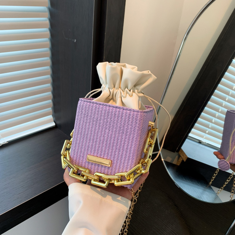 The 2023 new style drawstring women's bag is trendy, casual and fashionable, with a waist chain single-shoulder crossbody bag and a stylish chain hand-held small square bag details Picture