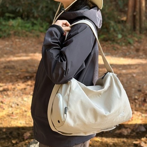 2024 Autumn new large-capacity canvas single-shoulder crossbody fitness bag, business trip short travel bag, versatile tote bag Specification drawing